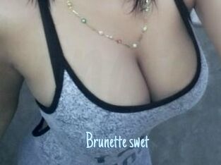 Brunette_swet