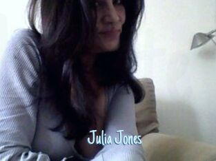 Julia_Jones