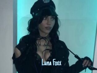 Luna_Foxx