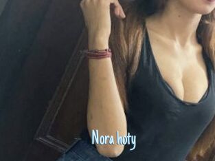 Nora_hoty